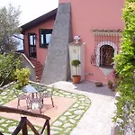 Villamena Bed and breakfast 3*
