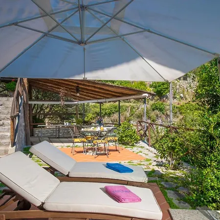 Villamena Bed and breakfast 3*