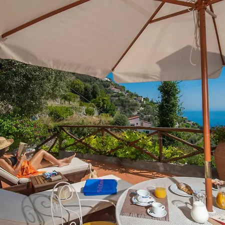 Villamena Bed and breakfast 3*