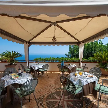 Bed and breakfast Villamena 3*